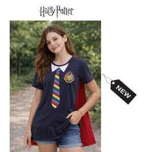 NWT Harry potter T-shirt with attached red cape